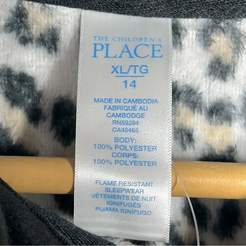 NWT Children’s Place Leopard One Piece Pajamas Size XL (14)
